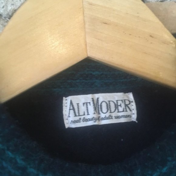 Sweater - Picture 4 of 6